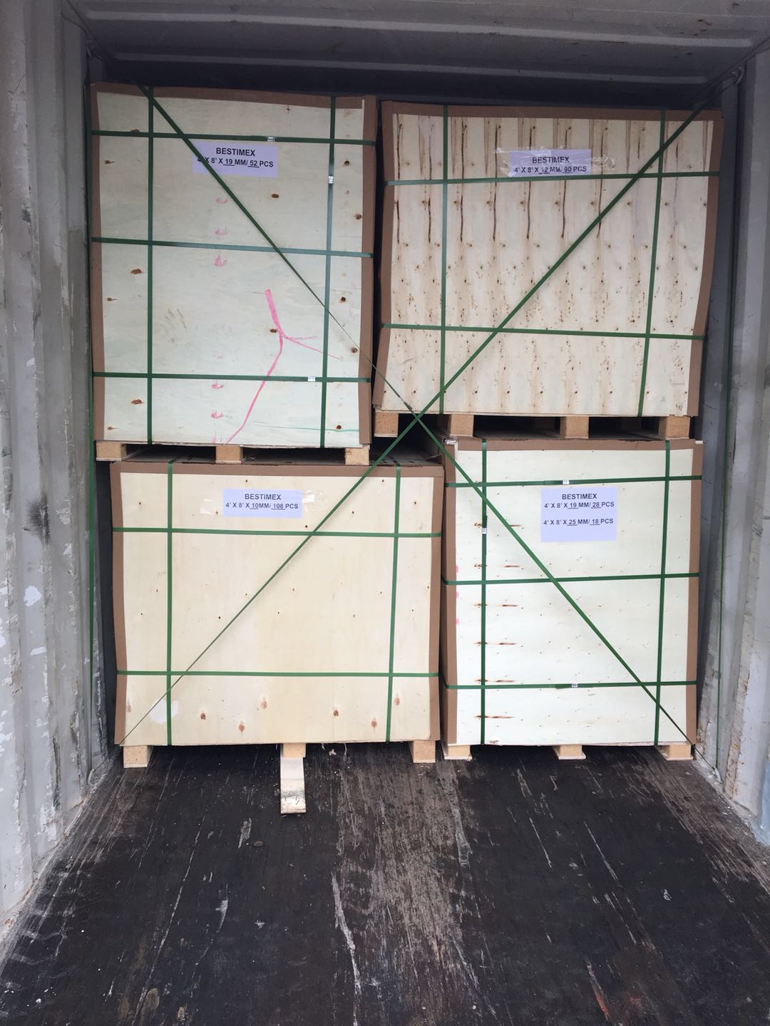 Embalaje de paletas de madera